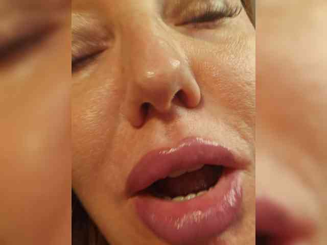 Pink-Lips webcam
