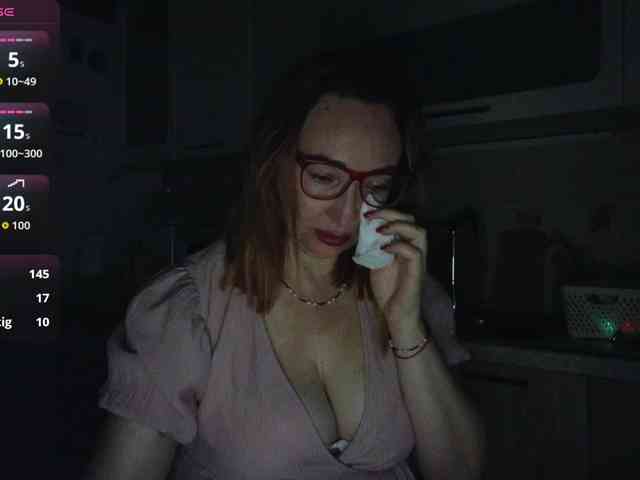 Pink-Lips Sex Cam Show