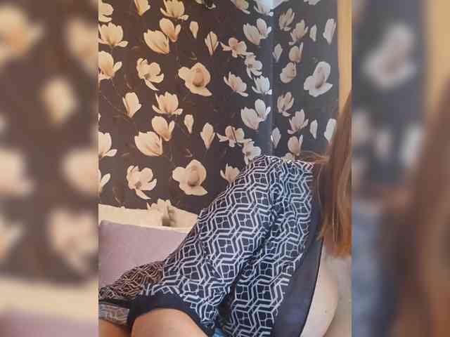 Pink-Lips Sex Cam Show
