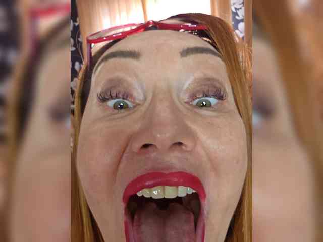 Pink-Lips webcam