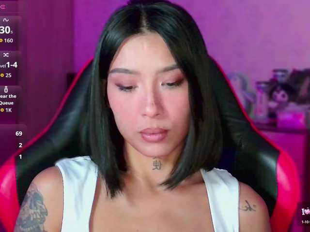 JulieTurner live cam on BongaCams