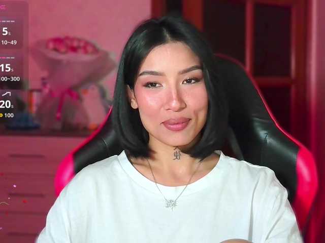 JulieTurner live cam on BongaCams