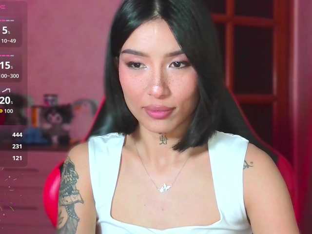 JulieTurner live cam on BongaCams