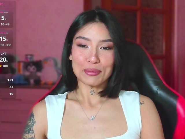 JulieTurner live cam on BongaCams
