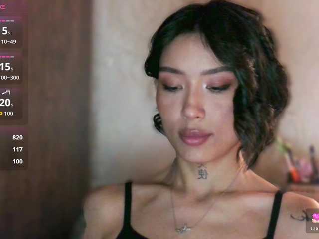 JulieTurner's BongaCams show and profile