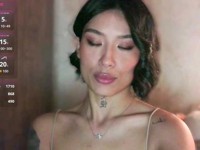 JulieTurner's BongaCams show and profile