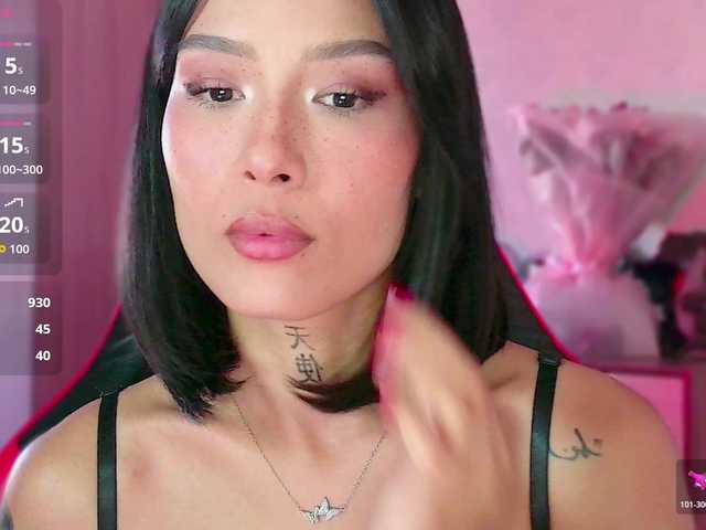 JulieTurner live cam on BongaCams