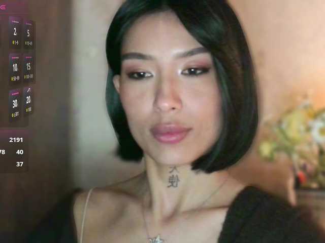 JulieTurner's BongaCams show and profile