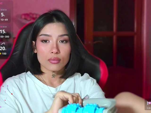 JulieTurner live cam on BongaCams