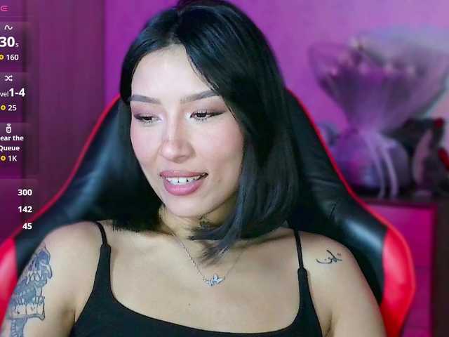 JulieTurner live cam on BongaCams