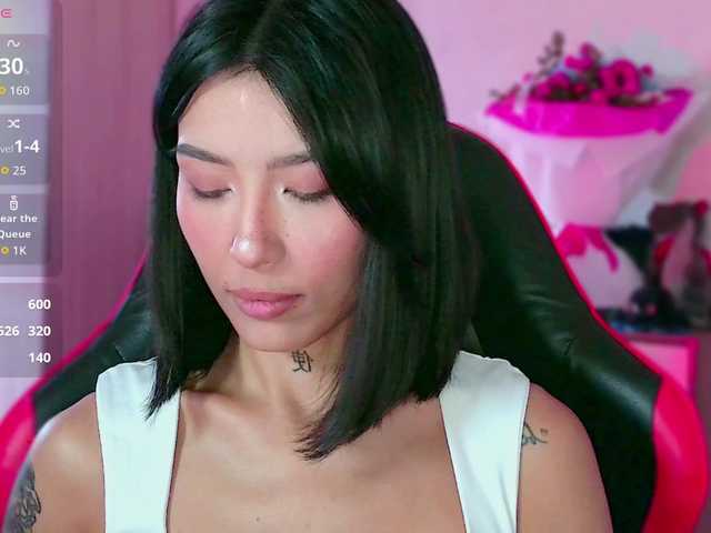 JulieTurner live cam on BongaCams