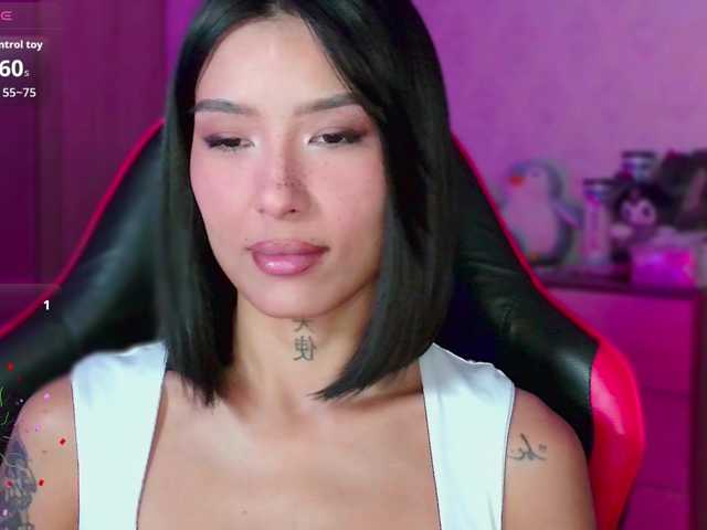 JulieTurner live cam on BongaCams