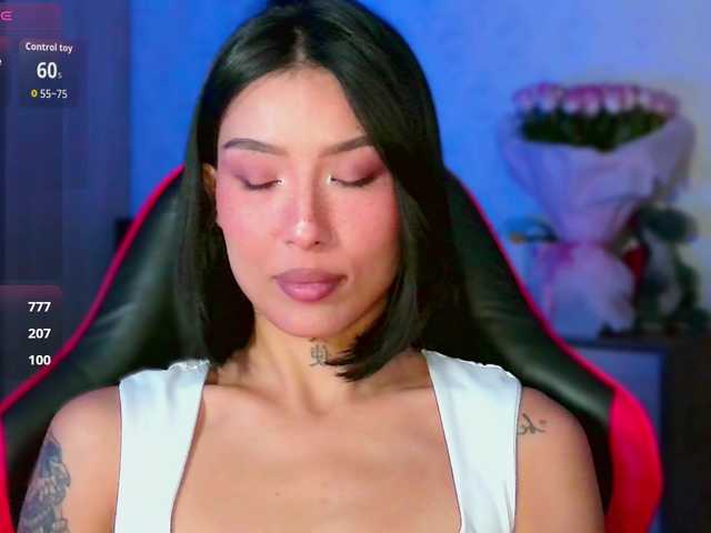 JulieTurner live cam on BongaCams
