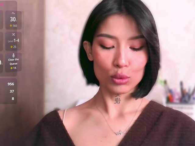 JulieTurner's BongaCams show and profile