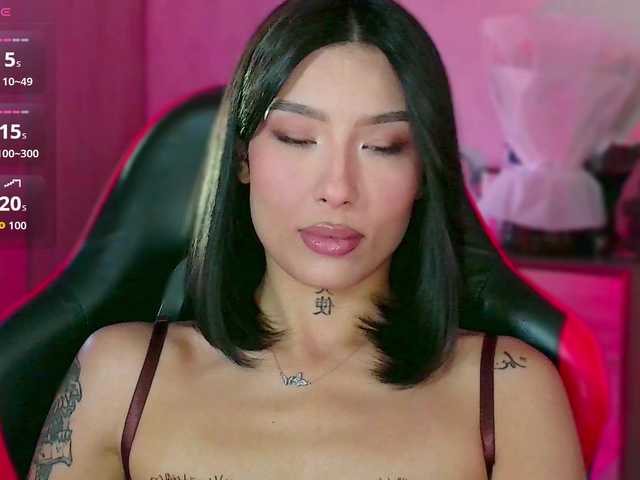JulieTurner live cam on BongaCams