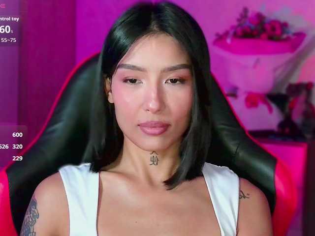 JulieTurner live cam on BongaCams