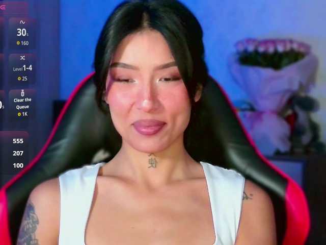 JulieTurner live cam on BongaCams