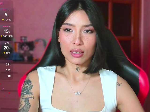JulieTurner live cam on BongaCams