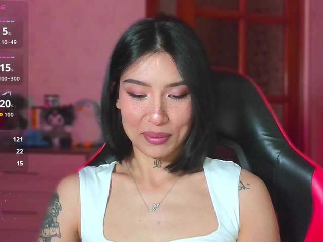 JulieTurner live cam on BongaCams