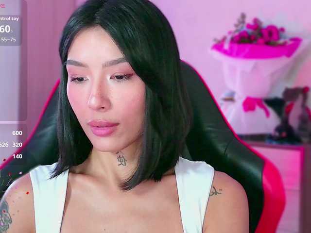 JulieTurner live cam on BongaCams