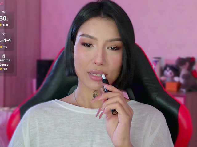 JulieTurner, live now on BongaCams