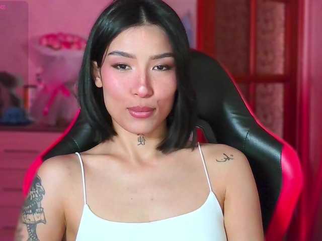 JulieTurner live cam on BongaCams