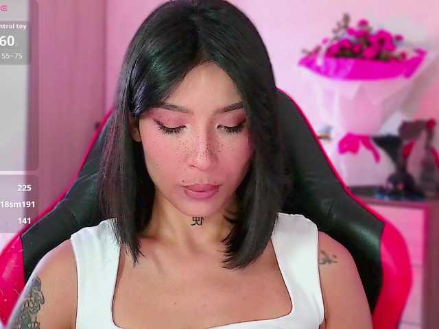 JulieTurner live cam on BongaCams