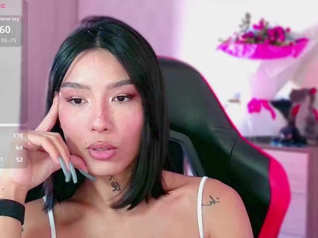 JulieTurner live cam on BongaCams
