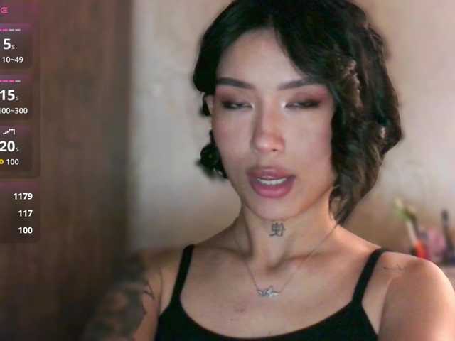 JulieTurner's BongaCams show and profile