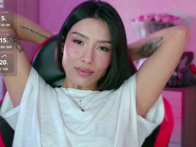 JulieTurner live cam on BongaCams