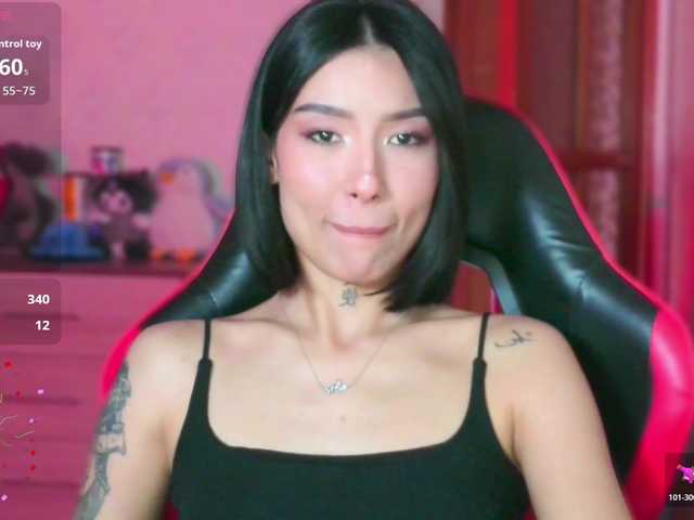 JulieTurner live cam on BongaCams