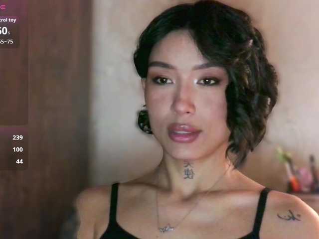 JulieTurner's BongaCams show and profile