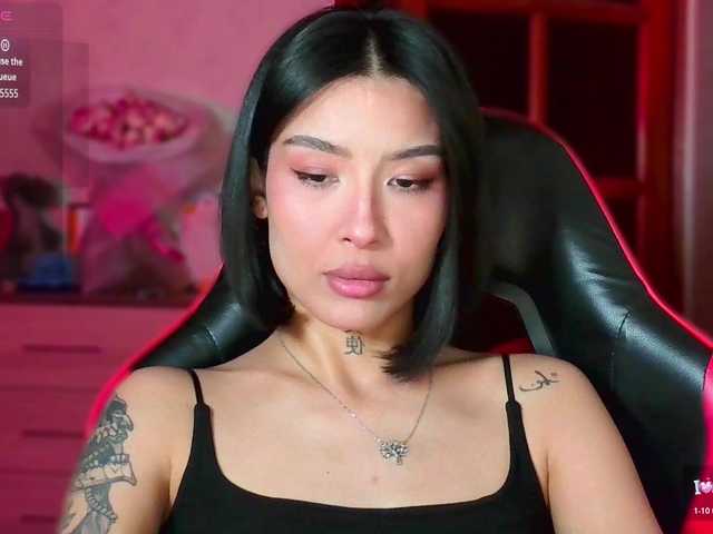JulieTurner live cam on BongaCams