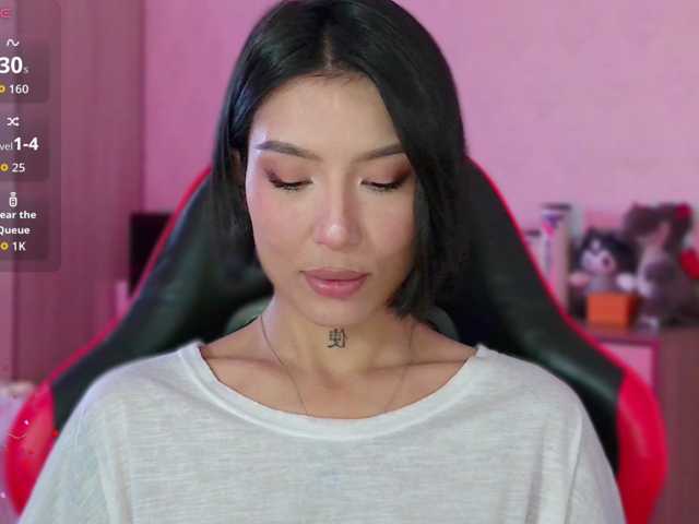 JulieTurner, en directo ahora en BongaCams