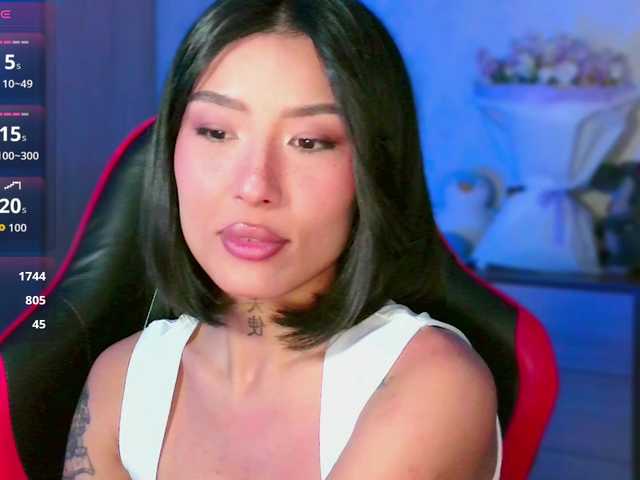 JulieTurner live cam on BongaCams