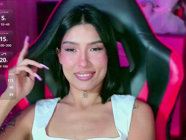 JulieTurner live cam on BongaCams