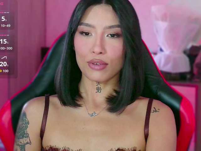 JulieTurner live cam on BongaCams