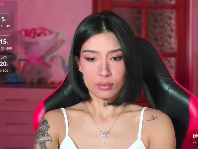 JulieTurner live cam on BongaCams