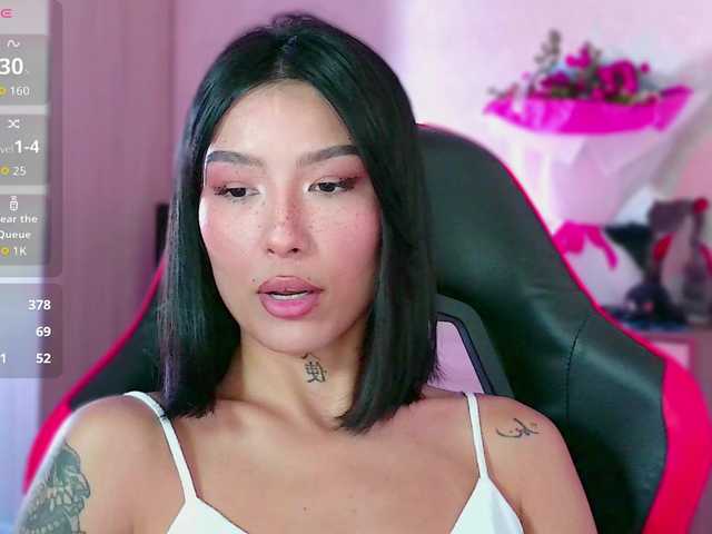 JulieTurner live cam on BongaCams