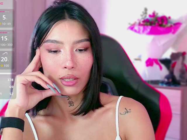 JulieTurner live cam on BongaCams