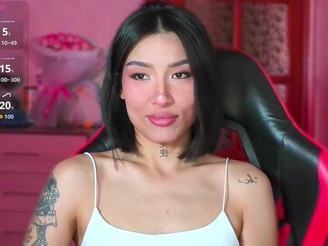 JulieTurner live cam on BongaCams
