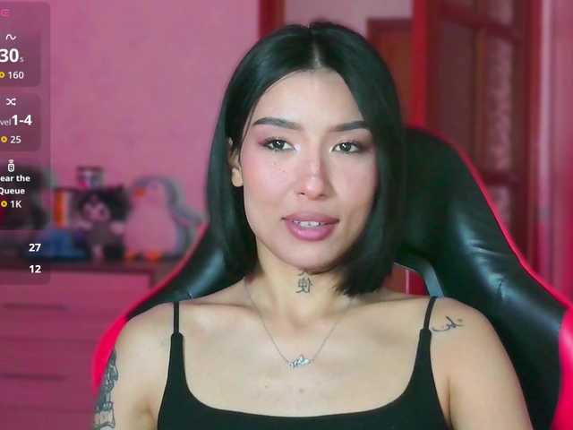 JulieTurner live cam on BongaCams