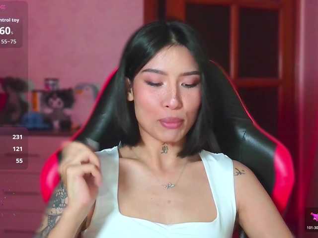 JulieTurner live cam on BongaCams