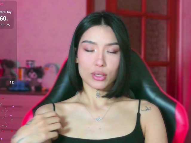 JulieTurner live cam on BongaCams