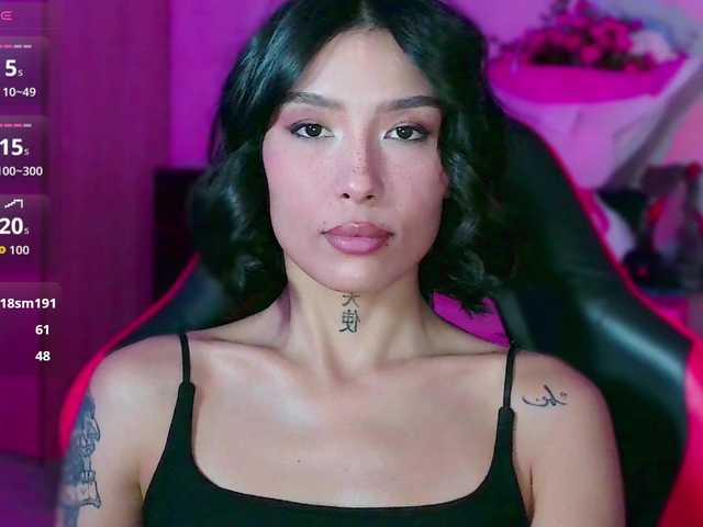JulieTurner live cam on BongaCams