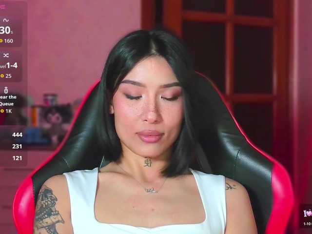 JulieTurner live cam on BongaCams