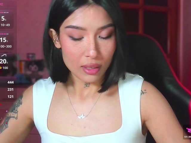 JulieTurner live cam on BongaCams