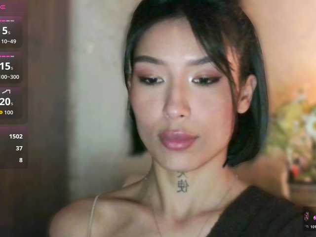 JulieTurner's BongaCams show and profile