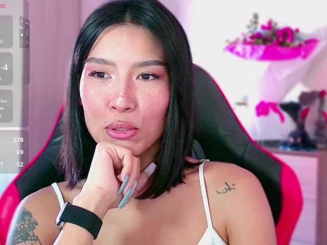 JulieTurner live cam on BongaCams