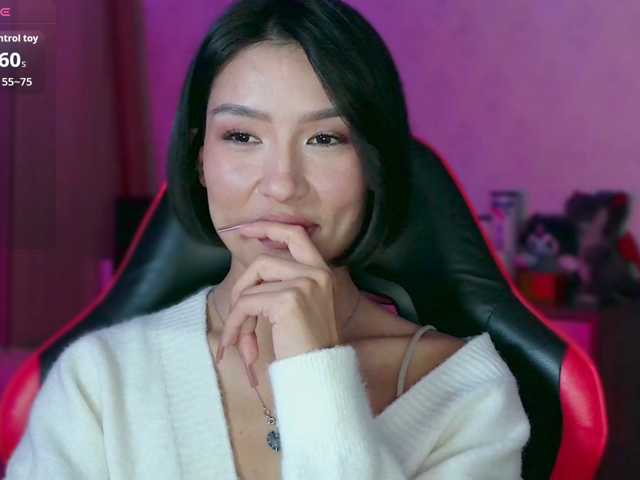Girl-next-door live cam preview